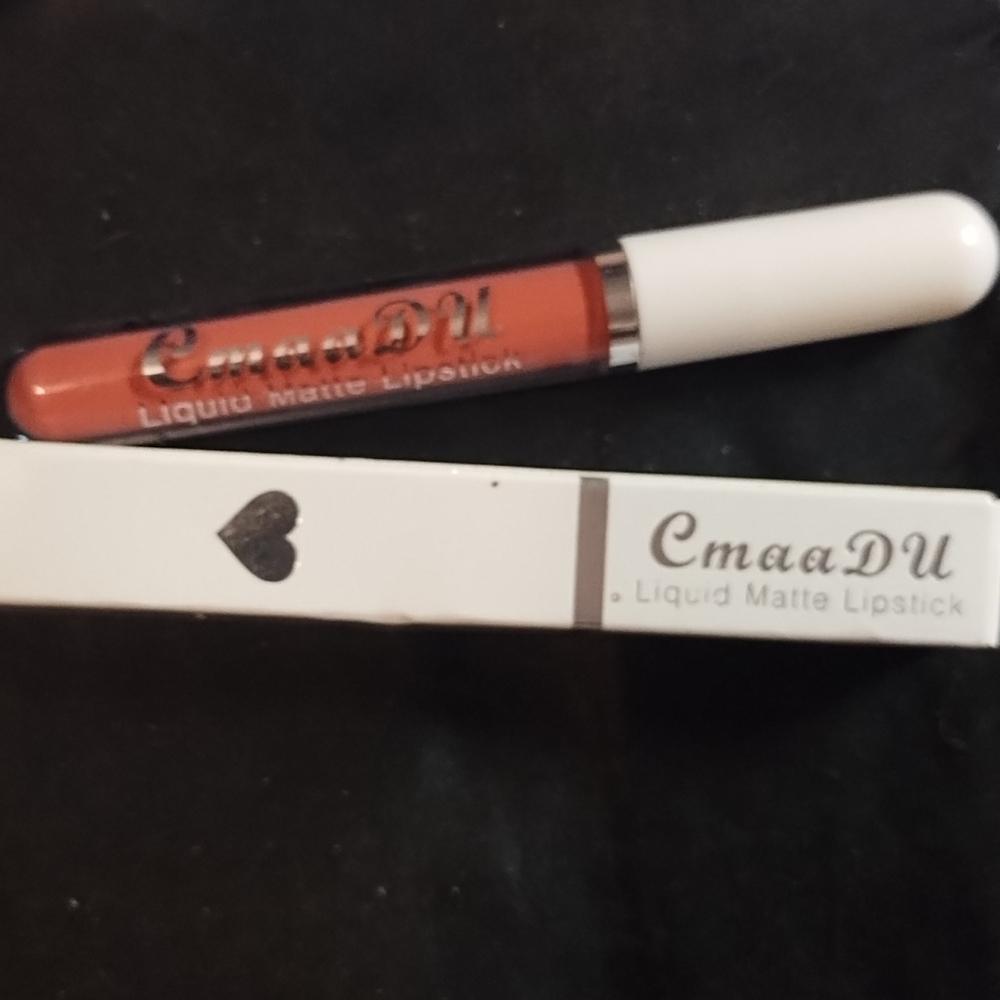 CmaaDu Liquid Matte Lipstick NIB Shade 04